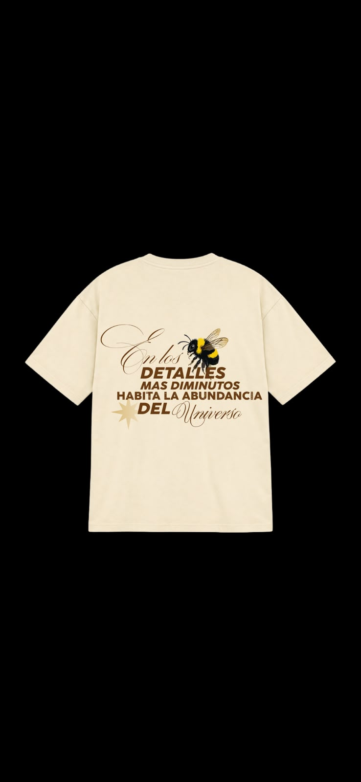 Camiseta crema con diseño de abeja y mensaje sobre la abundancia